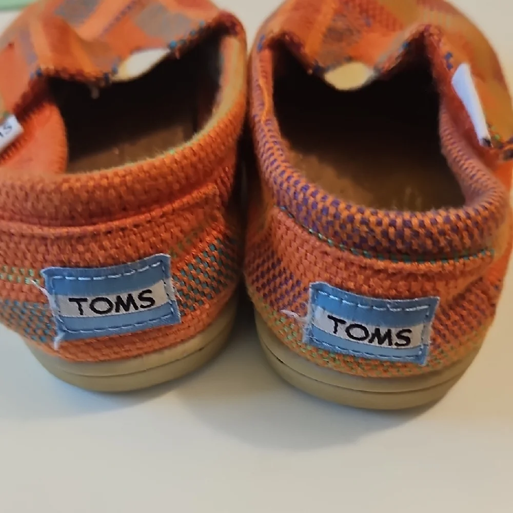 TOMS Kids Orange Multicolor Woven Hook-and-Loop Moccasins